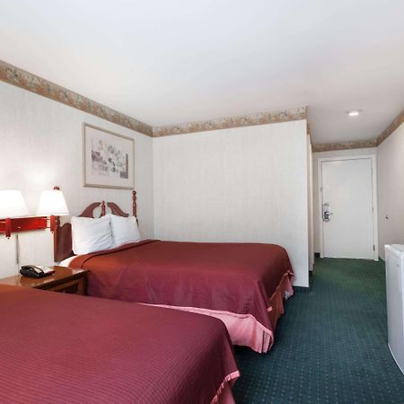 Travelodge By Wyndham Great Barrington Berkshires Εξωτερικό φωτογραφία
