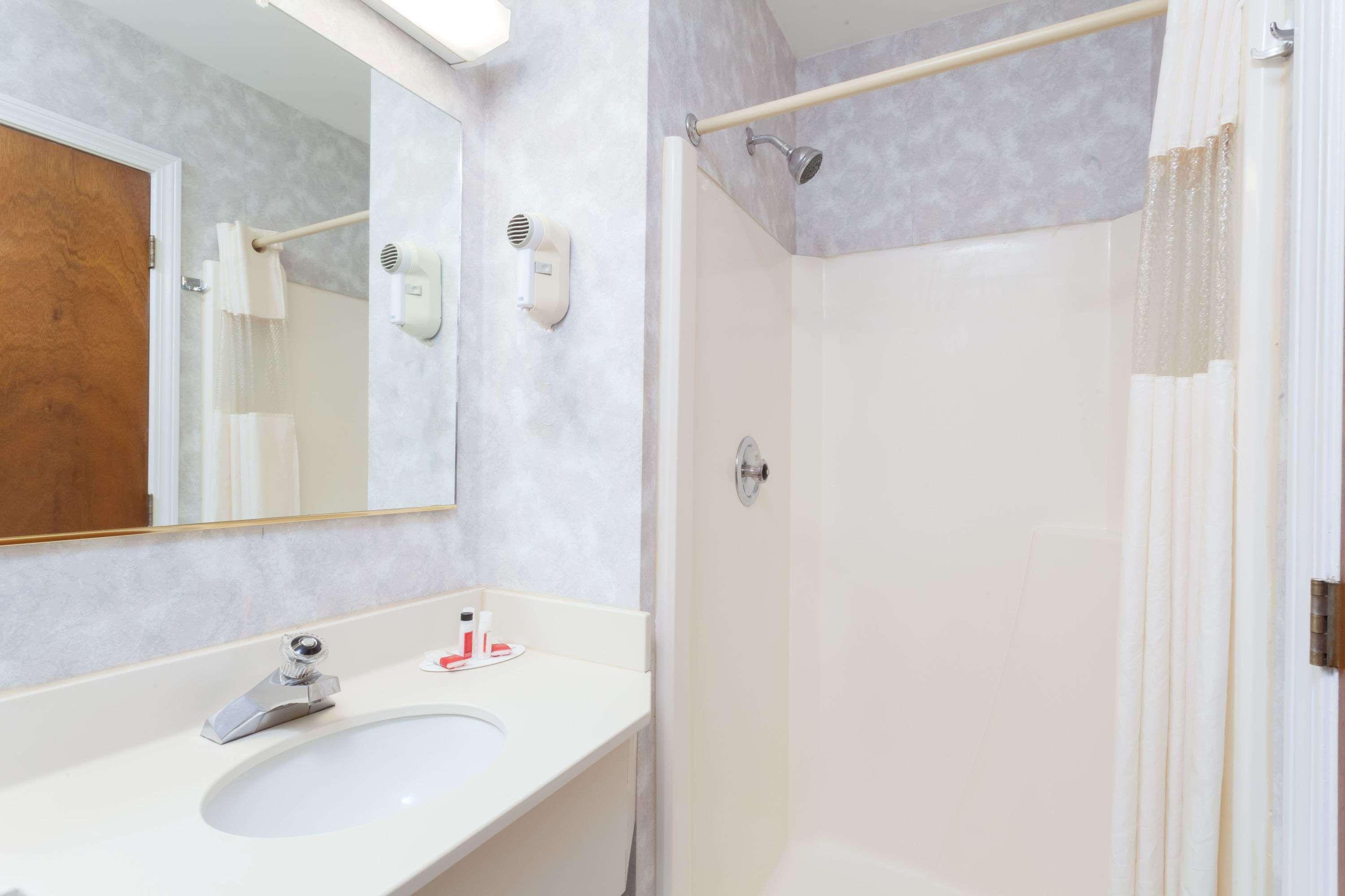 Travelodge By Wyndham Great Barrington Berkshires Εξωτερικό φωτογραφία